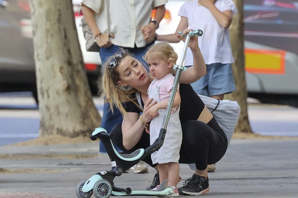 Amber Heard com a filha