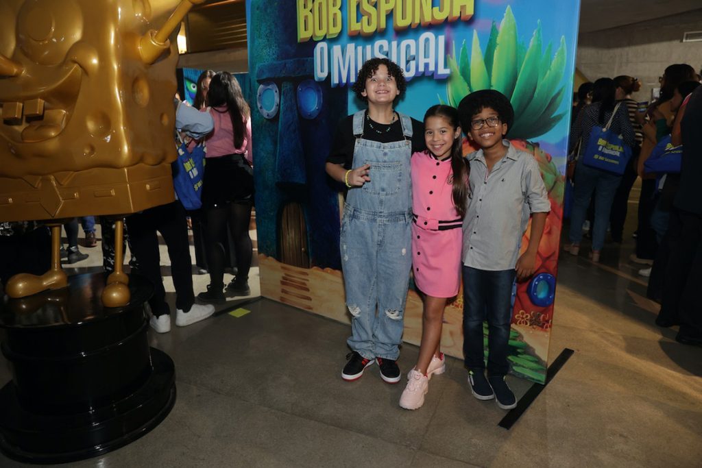 Davi Queiroz, Valentina Melleu e Ygor Marçal, que estão no ar em Amor Perfeito, também marcaram presença no evento