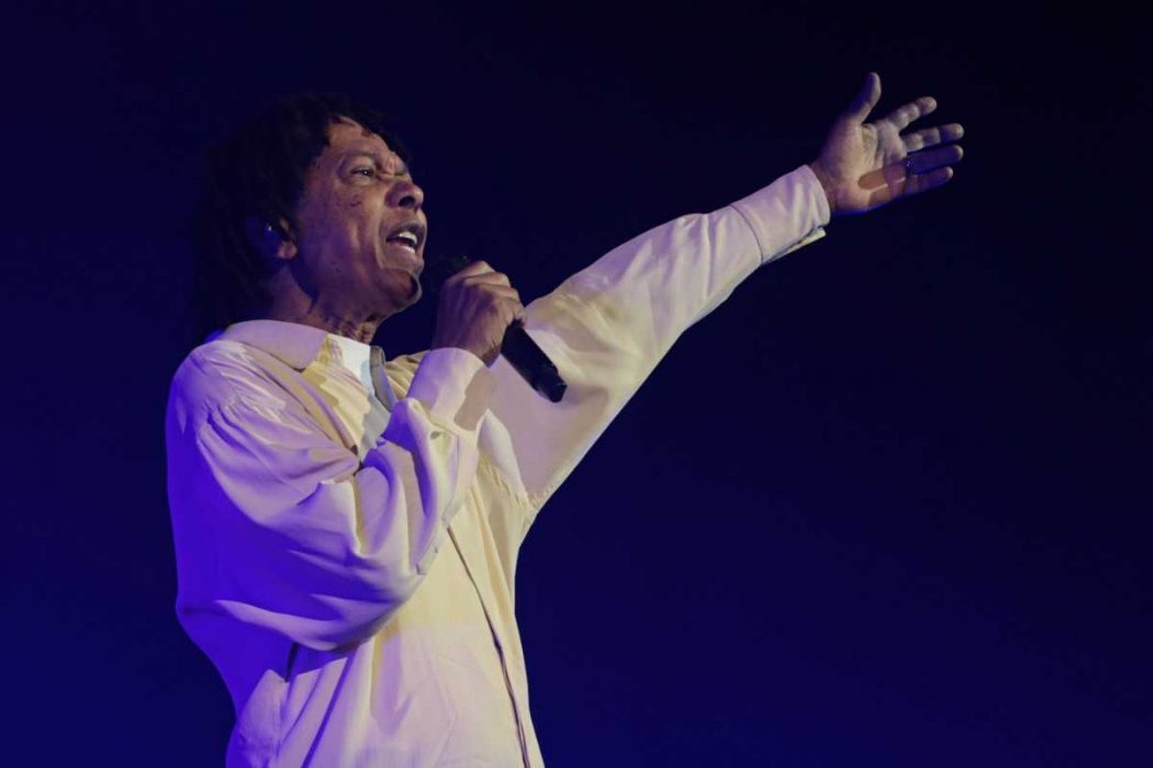 Djavan realiza show surpreendente com presença de Luísa Sonza e Melim Djavan realiza show surpreendente com presença de Luísa Sonza e Melim
