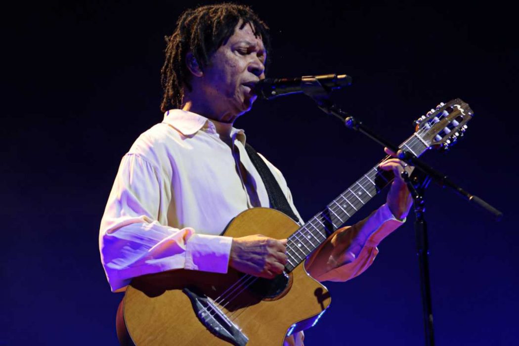 Djavan realiza show surpreendente com presença de Luísa Sonza e Melim Djavan realiza show surpreendente com presença de Luísa Sonza e Melim