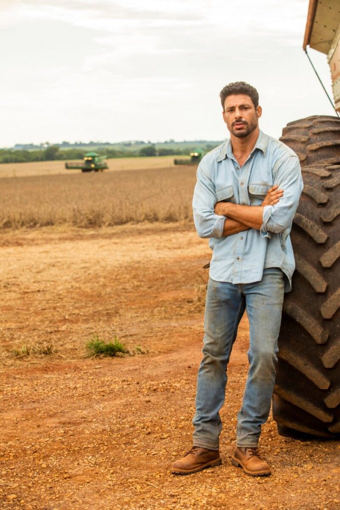 Cauã Reymond - figurino em