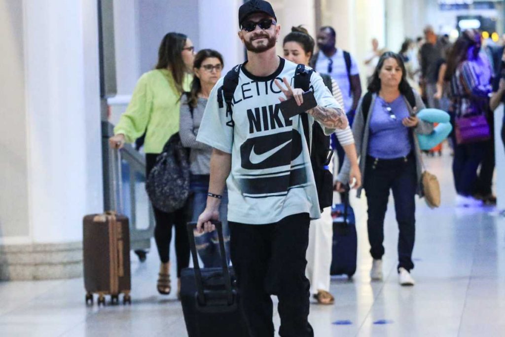Fred embarcando no aeroporto Santos Dumont