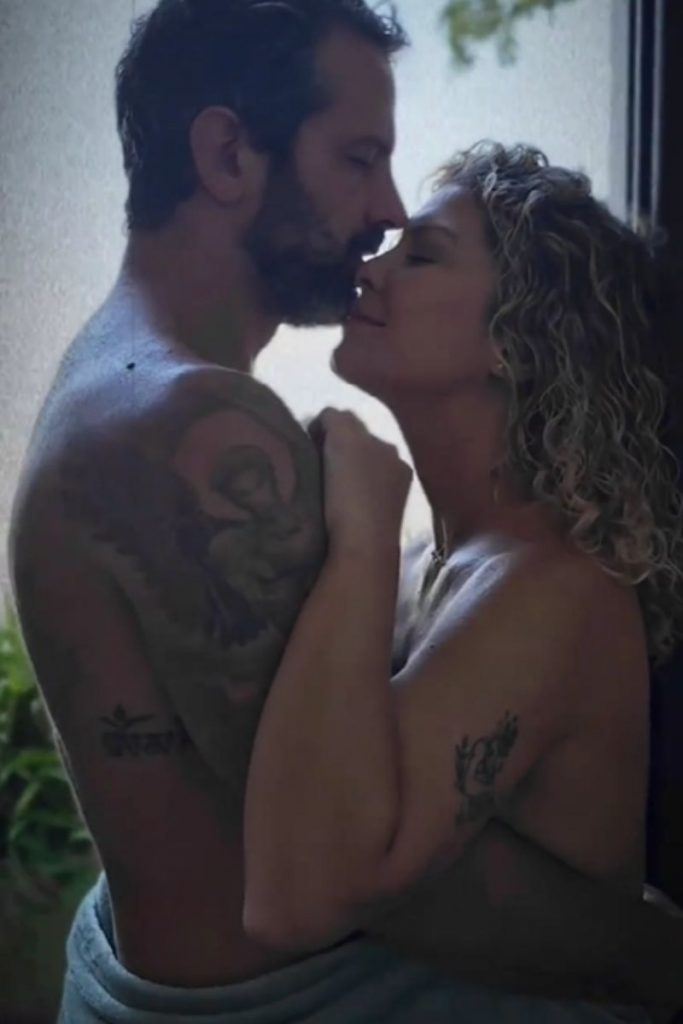 O carinho Gostoso de Iran Malfitano e Bárbara Borges, em ensaio, nus