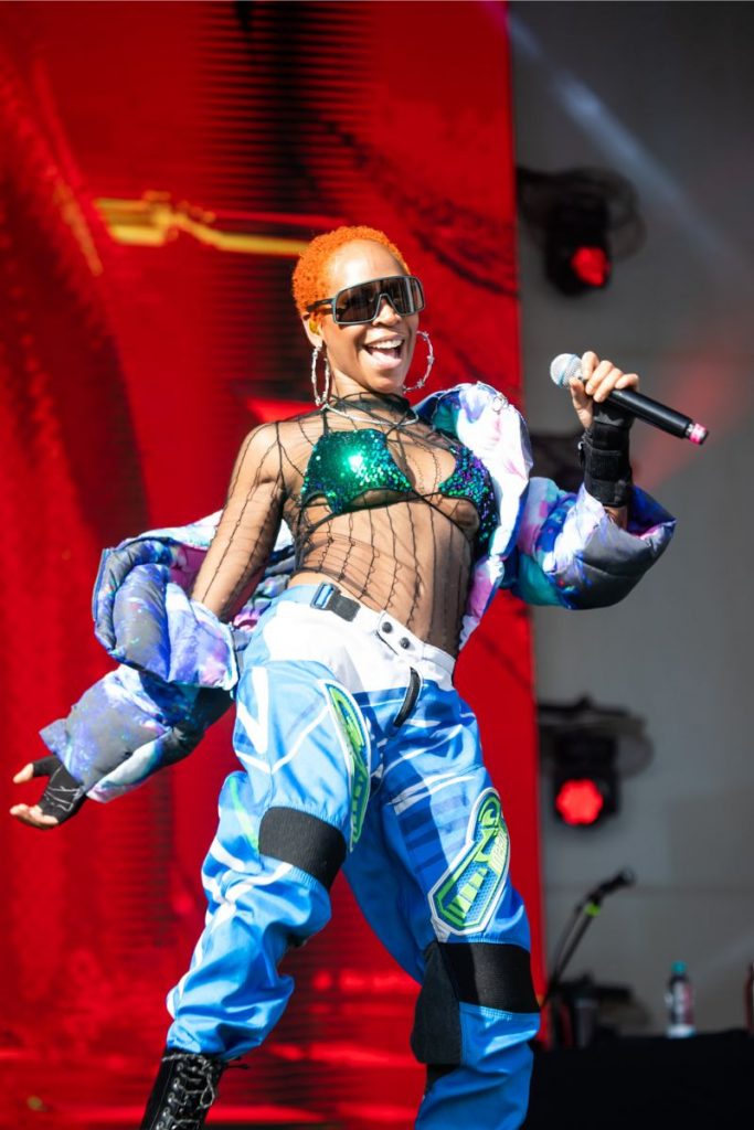 Karol Conká faz performance no Nômade Festival