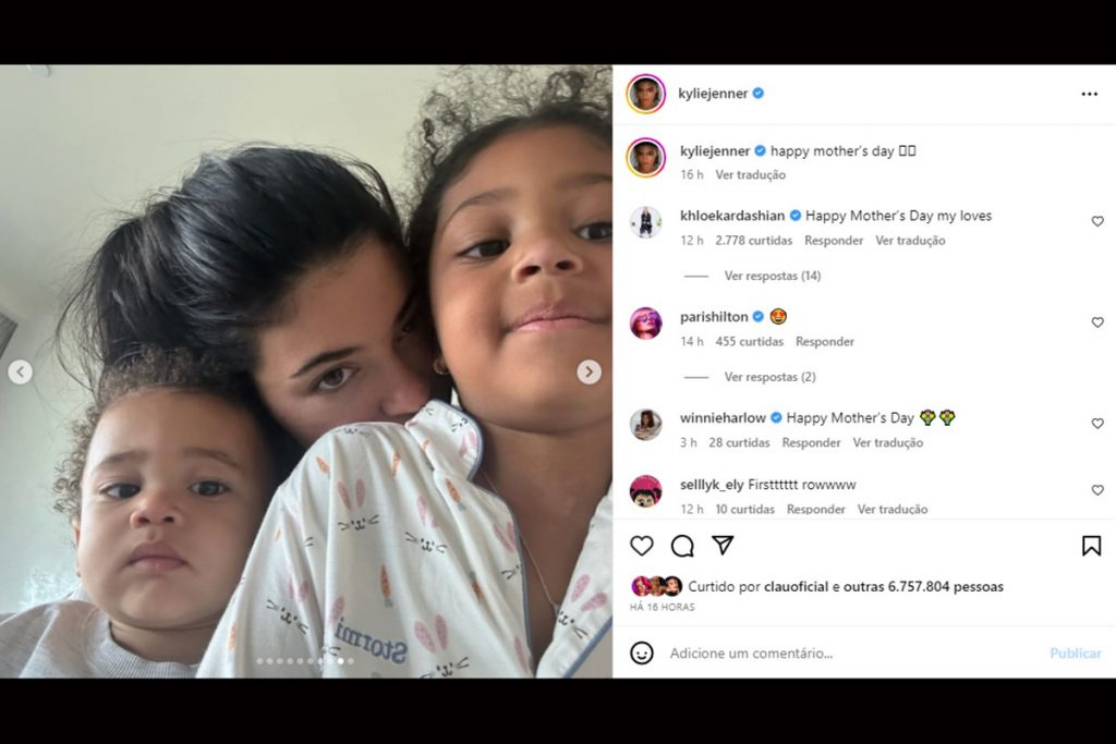 Kylie Jenner mostra momentos íntimos com os filhos