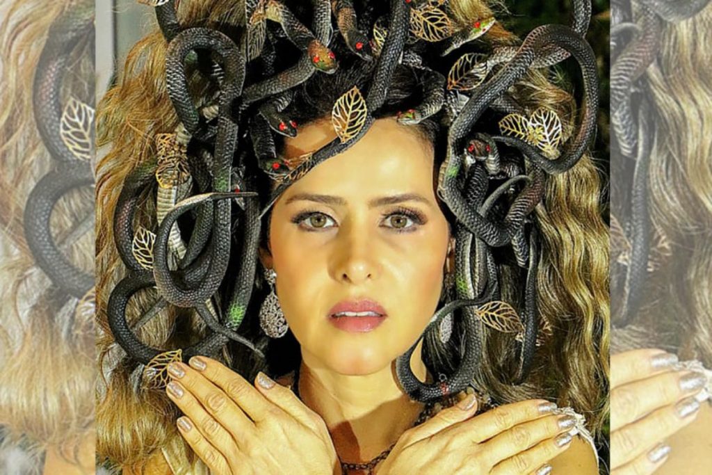 Leona Cavalli faz ensaio fotográfico como Medusa