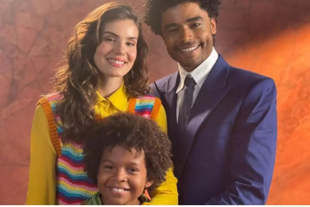 Marê (Camila Queiroz), Orlando (Diogo Almeida) e Marcelino (Levi Asaf ) em Amor Perfeito