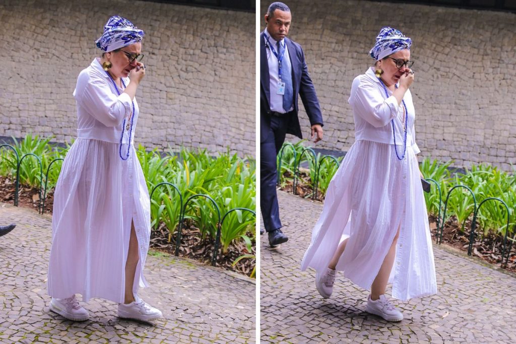 Maria Rita chora no velório de Rita Lee