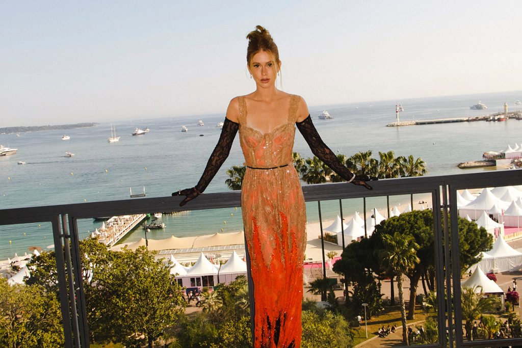 Marina Ruy Barbosa usou um vestido luxuoso em Cannes