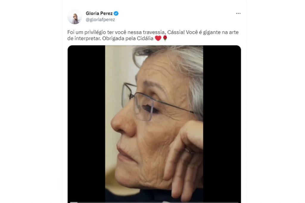 Post de Glória Perez elogiando Cássia kis, por seu trabalho como Cidália, em Travessia