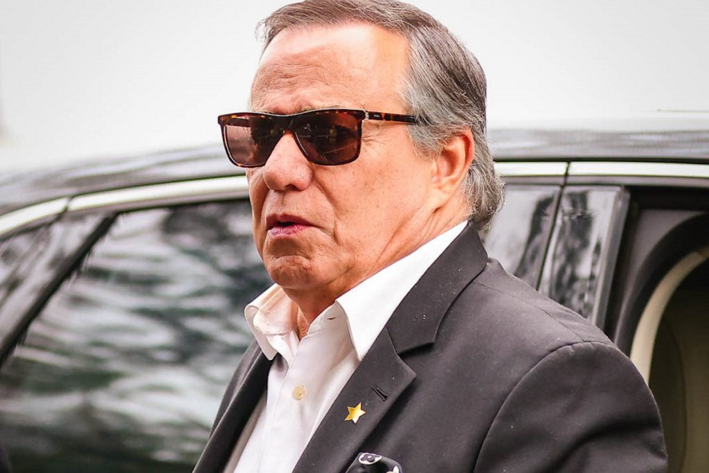 Ronnie Von no velório de Rita Lee