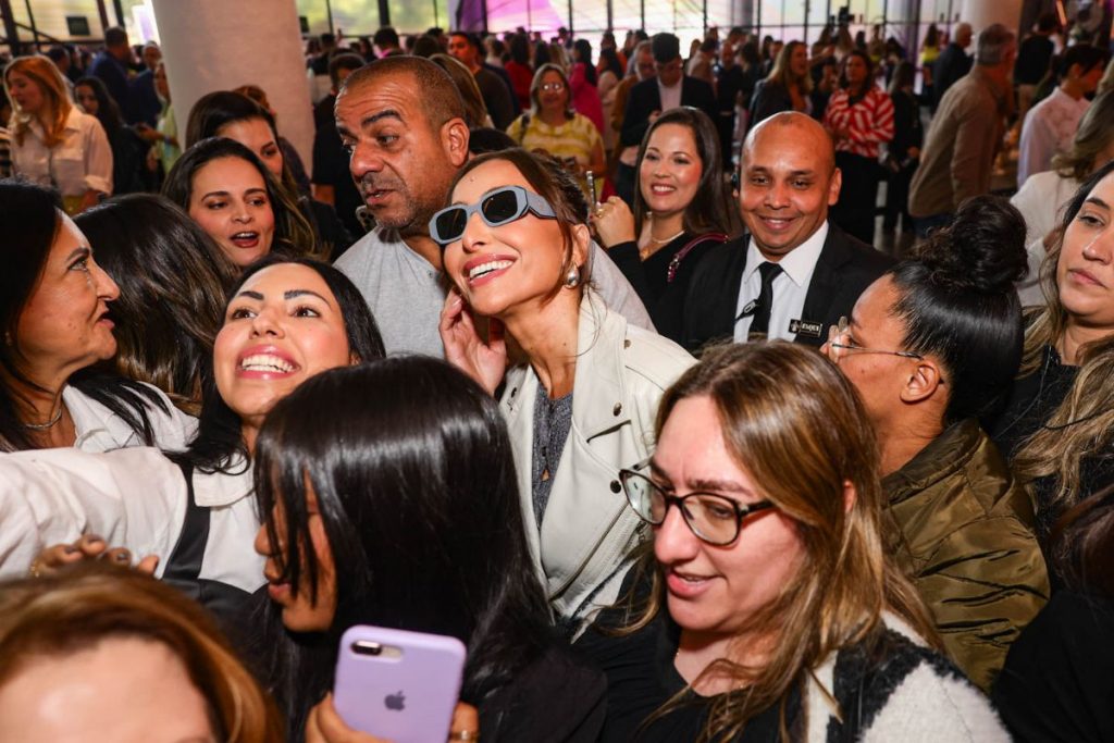 Sabrina Sato enfrenta tumulto