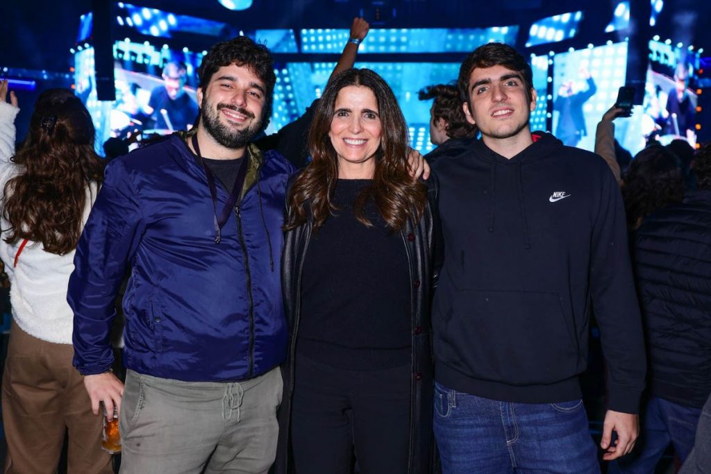 Malu Mader e filhos João e Tony