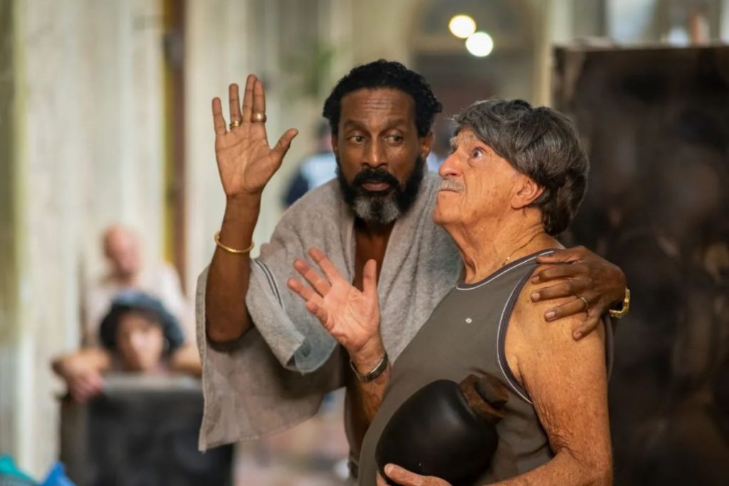 Ary Fontoura e Luís Miranda em cena de 'Socorro, Tô Falido'