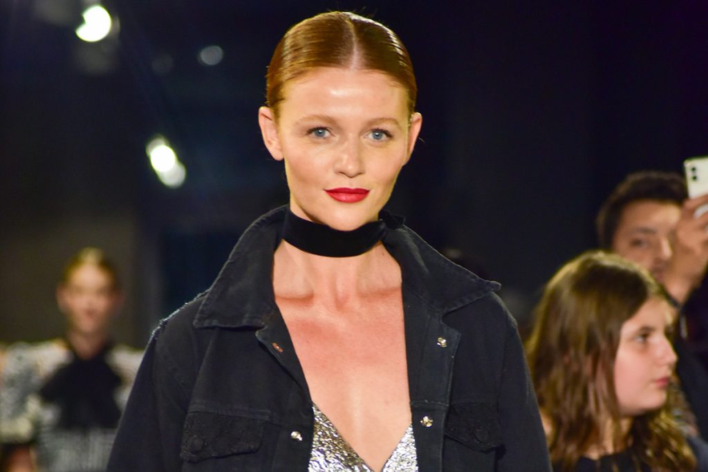 Cintia Dicker arrasou na passarela