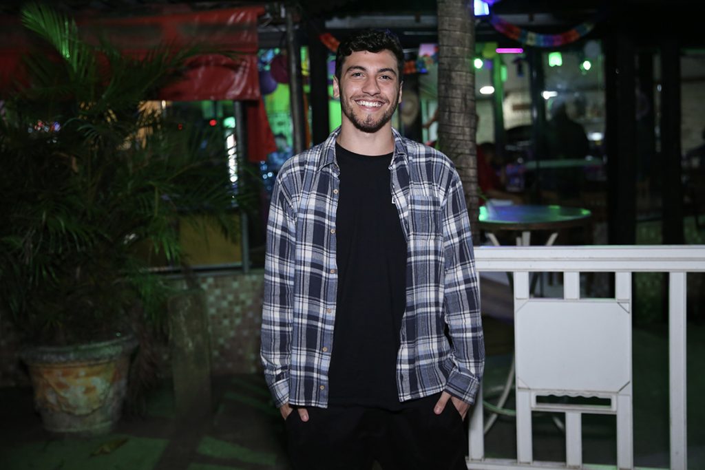 Henrique Barreira posou sorridente