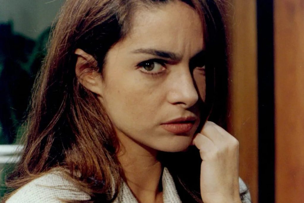 Claudia Ohana, como Isabela, em A Próxima Vítima