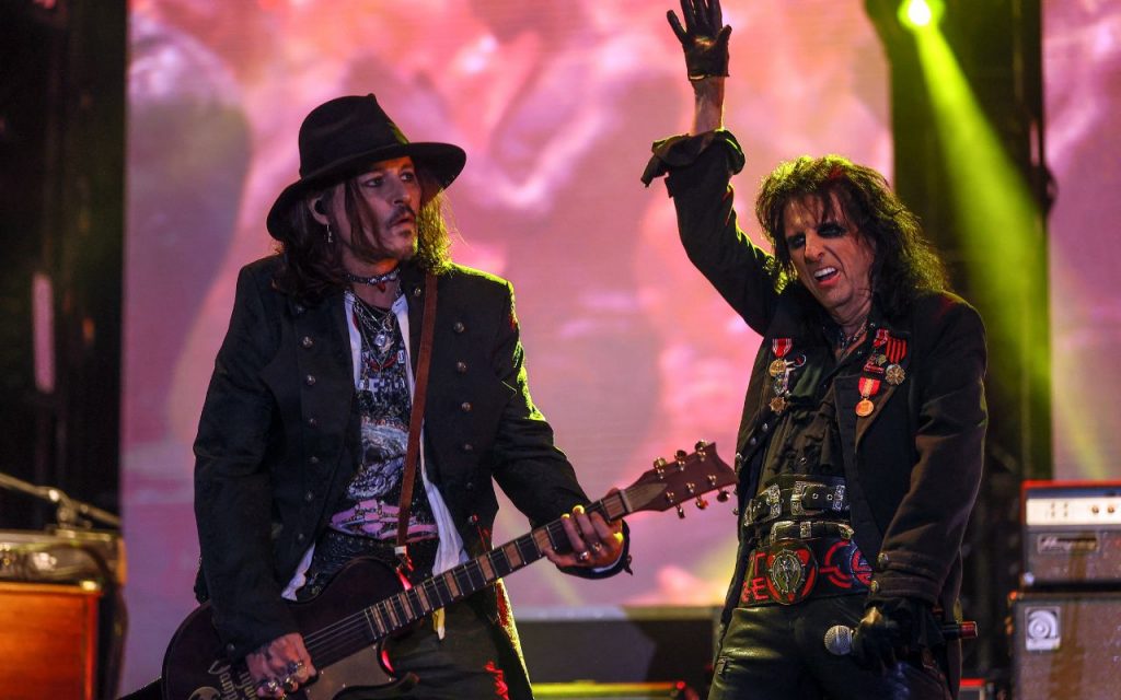 Johnny Depp no palco com Alice Cooper 