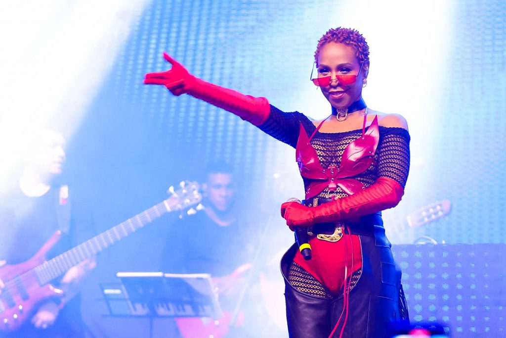 Karol Conká arrasou em cima do palco
