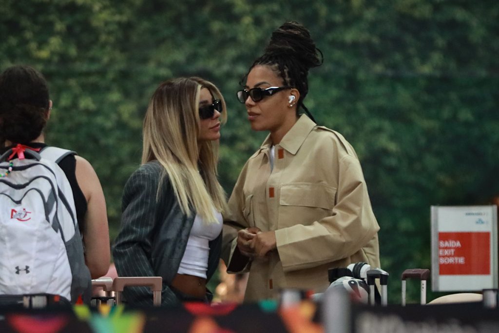 Lud e Brunna apostaram em óculos escuros para completar o look