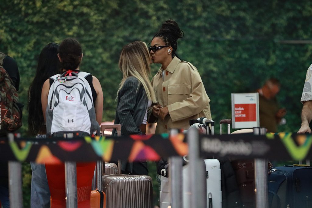 Brunna e Ludmilla trocaram muitos beijos na ocasião