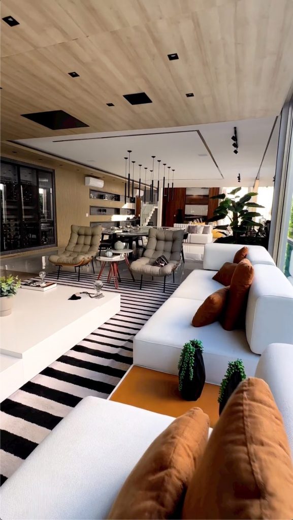 Mansão comprada por Deolane Bezerra