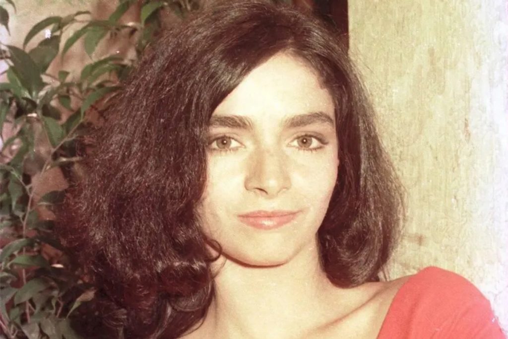 Claudia Ohana, como Mariana, em Amor Com Amor Se Paga