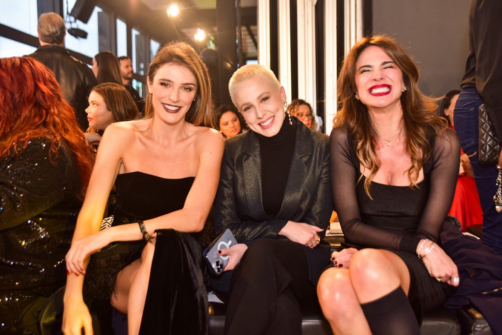Rafa Brites, Marcella Rica e Luciana Gimenez estavam muito sorridentes