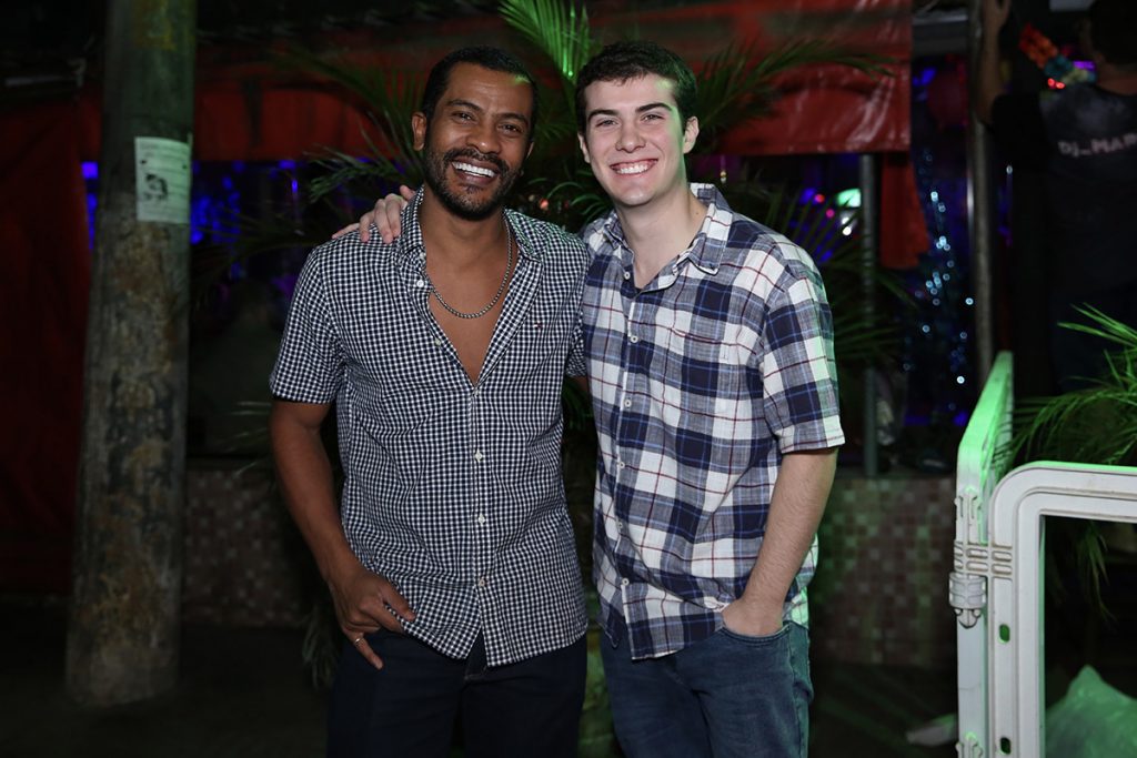 Samuel de Assis posou com Caio Manhente