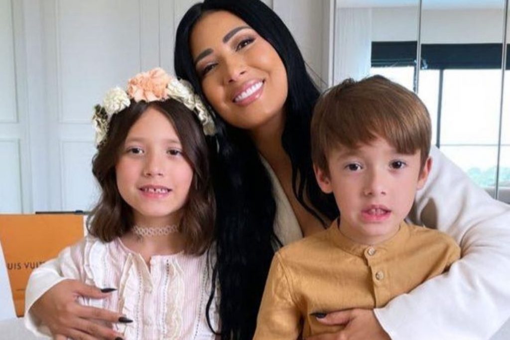 Simaria com os filhos Giovanna e Pawel