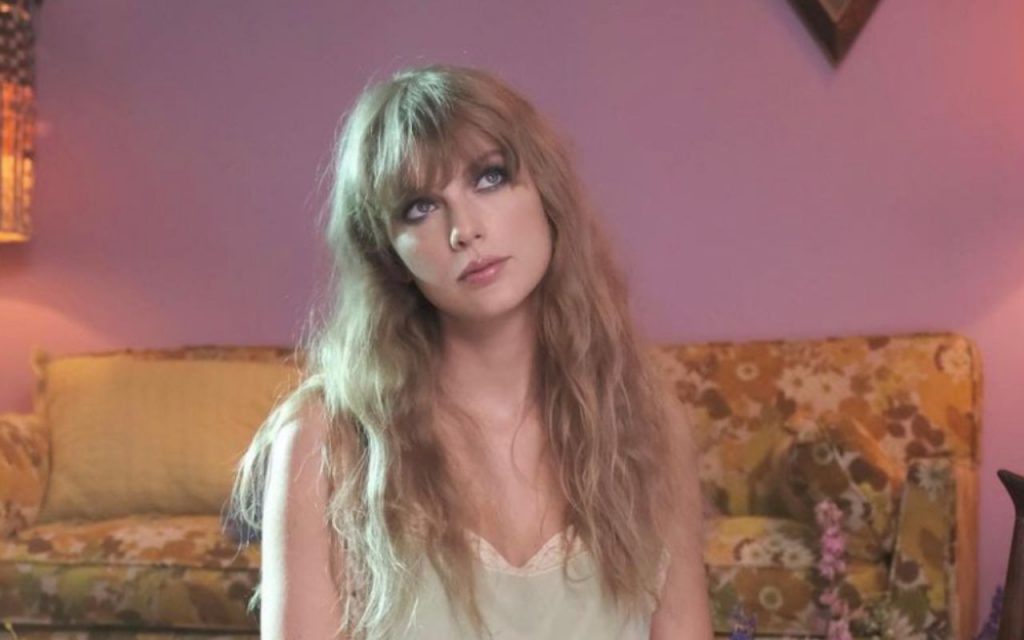 Taylor Swift deixa de ser sócia de clube luxuoso após vazamento de fotos de encontro