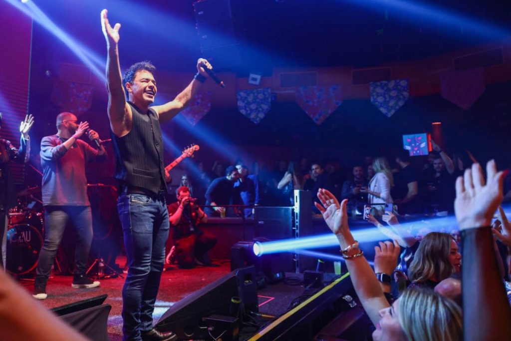 Zezé di Camargo durante show
