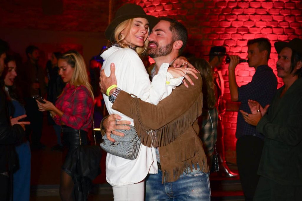 Thales Bretas e Carol Trentini