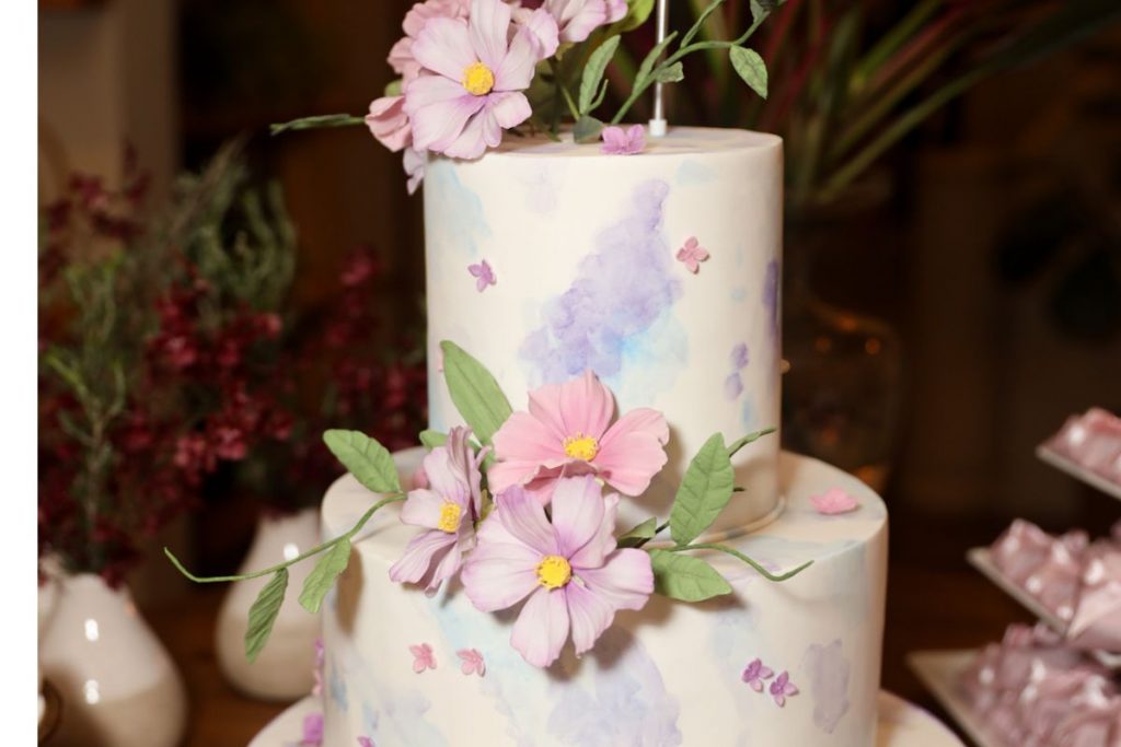 Bolo delicado para Simony