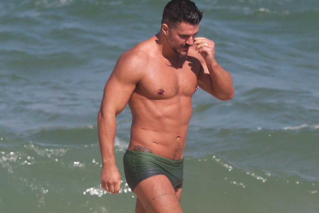 Bruno Lopes na praia da Barra da Tijuca