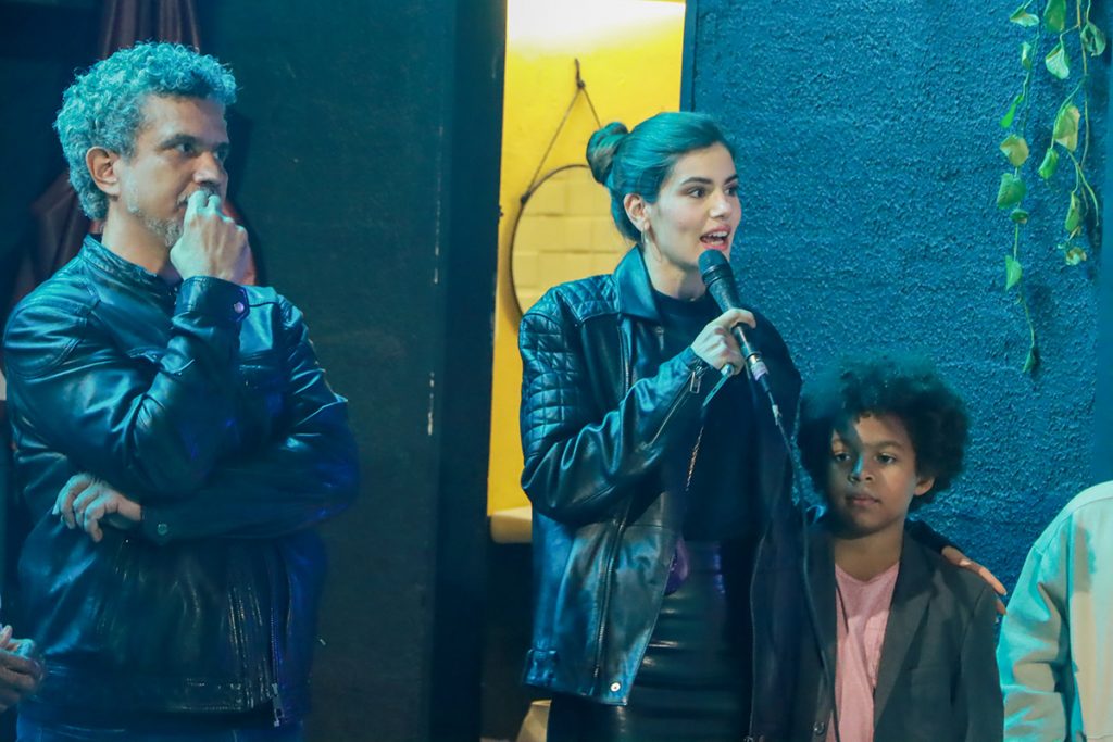 Camila Queiroz fez um discurso na ocasião