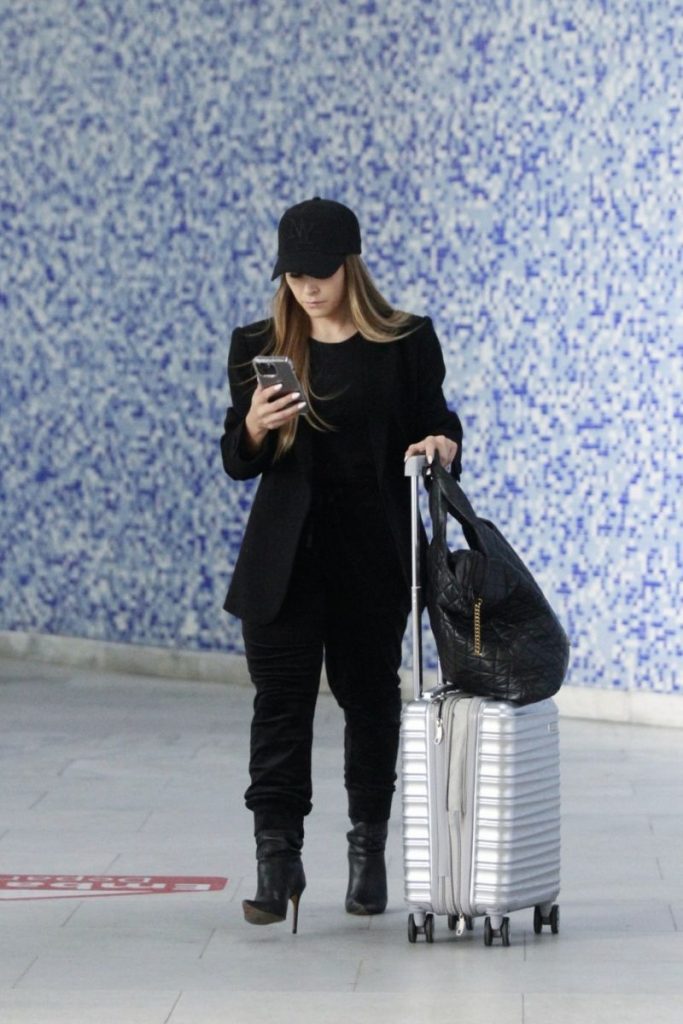 Carla Diaz desembarca no Rio de Janeiro