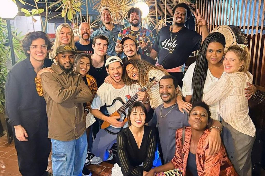 Confraternização do elenco de Vai a fé