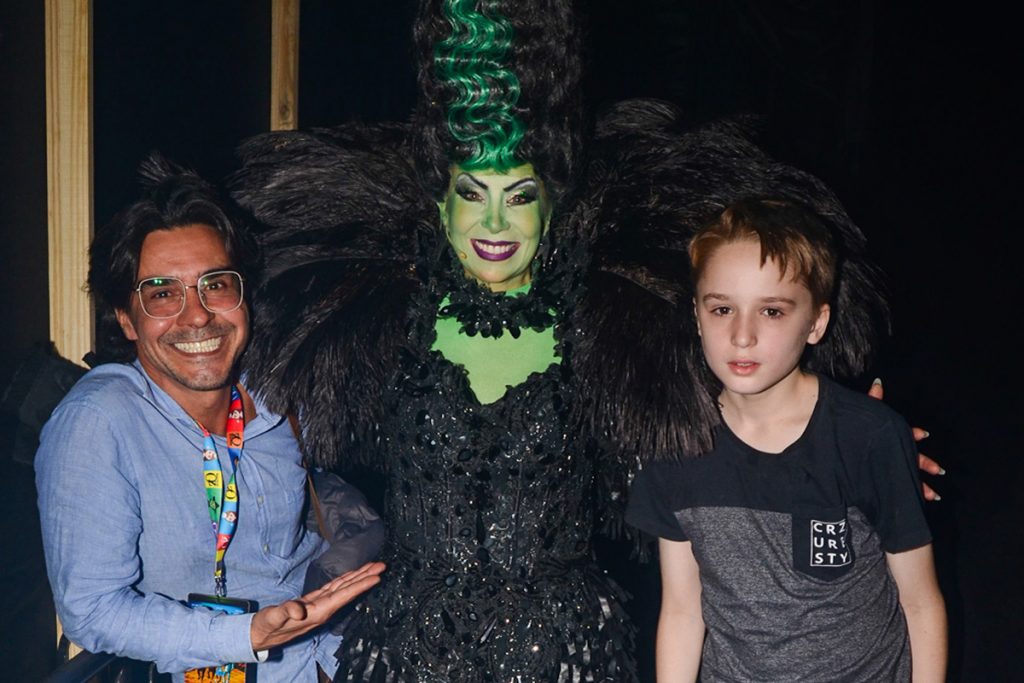 Danielle Winits posou com o marido e o filho