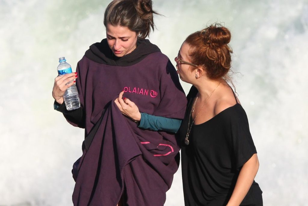 Eduarda e Fernanda Souza na praia