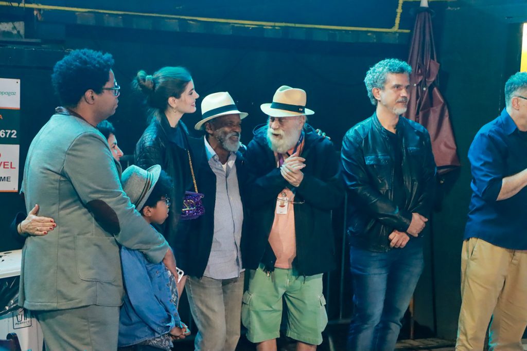 Elenco de Amor Perfeito celebrou o centésimo capítulo da trama