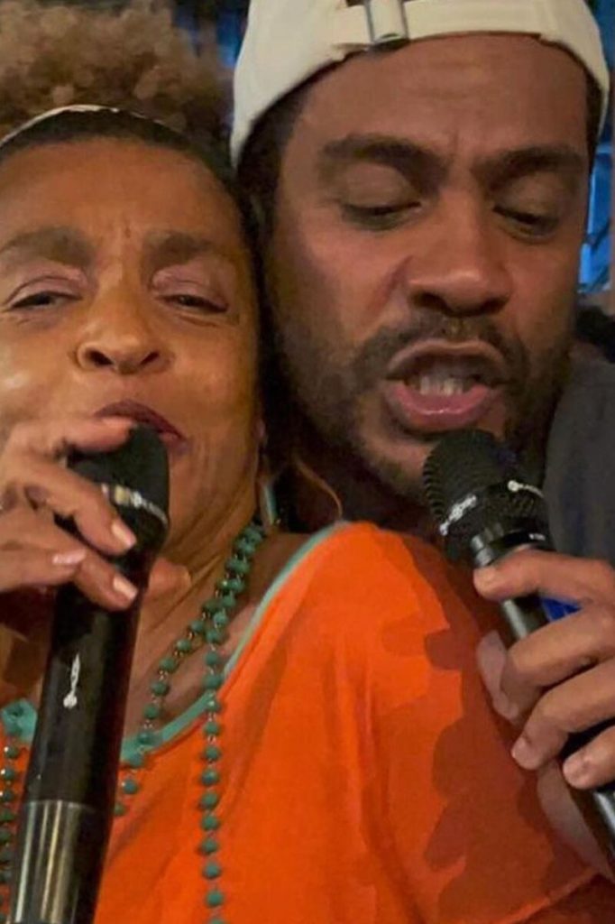 Confraternização final de Vai na Fé