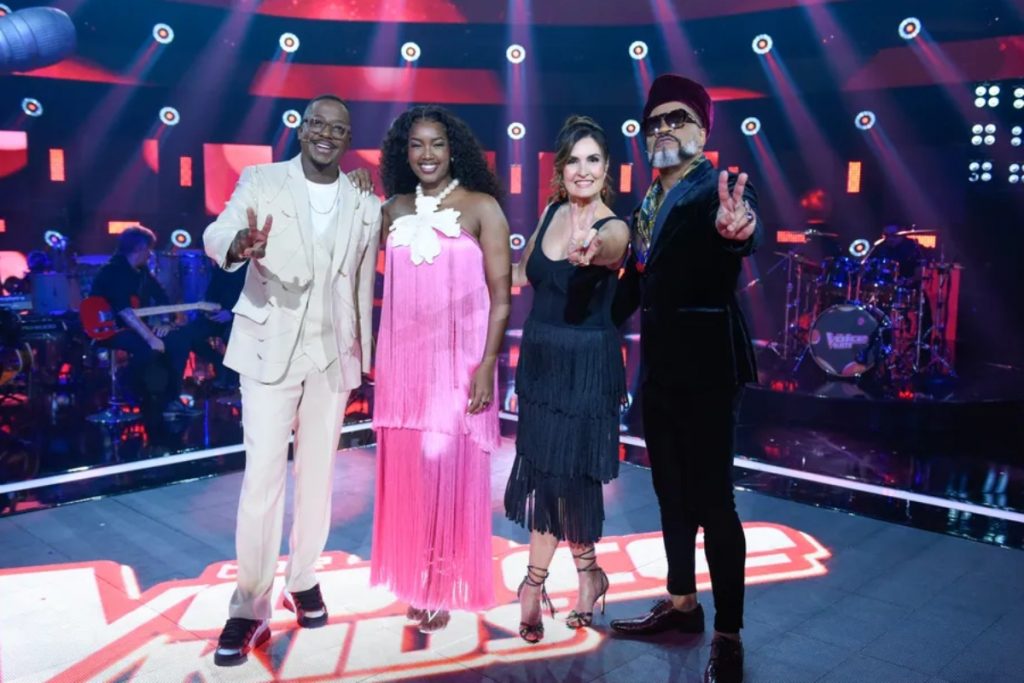 Técnicos e apresentadora do The Voice Kids 