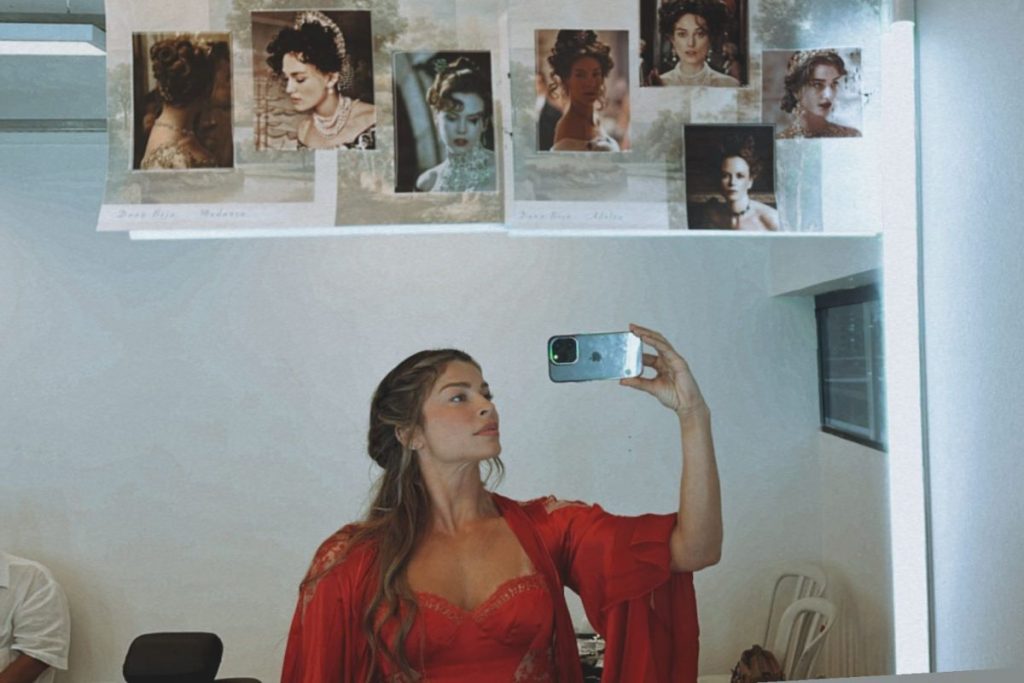 Grazi Massafera como Dona Beja