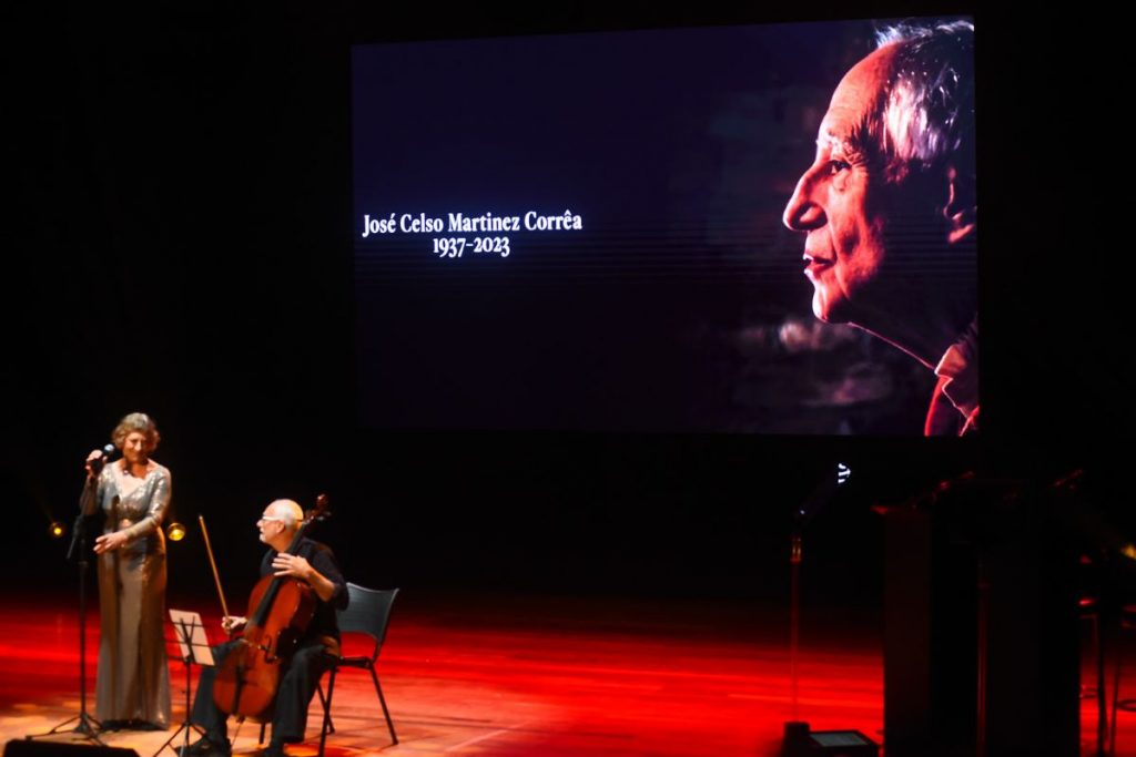 Homenagem a Zé Celso MArtinez o Prêmio APCA, em São Paulo