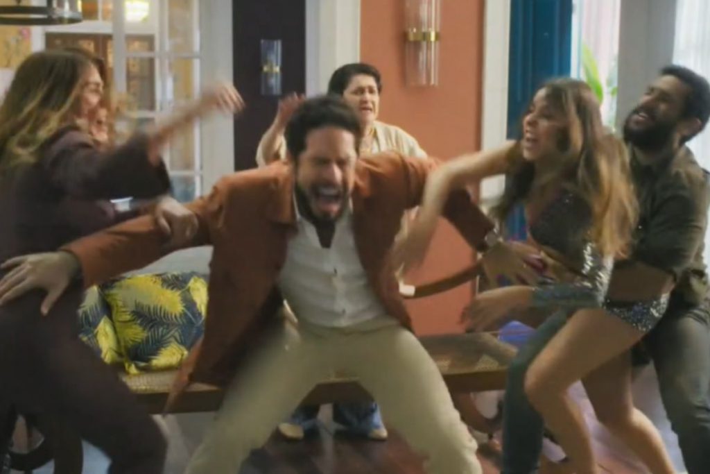 Luigi (Rainer Cadete) fica no meio da briga