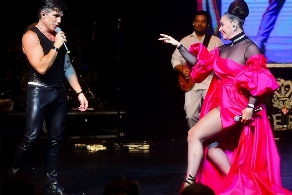 Claudia Raia dança e Jarbas Homem de Mello canta 'I Was Born to Love You'