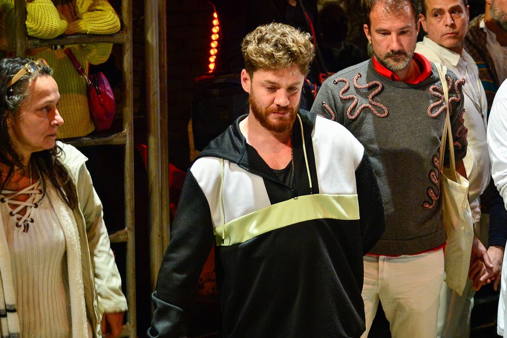 Leonardo Miiggiorin surgiu visivelmente abalado na ocasião