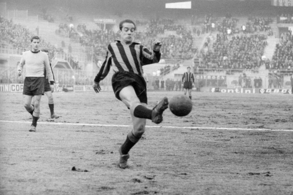 Luís Suaréz Miramontes em campo, jogando