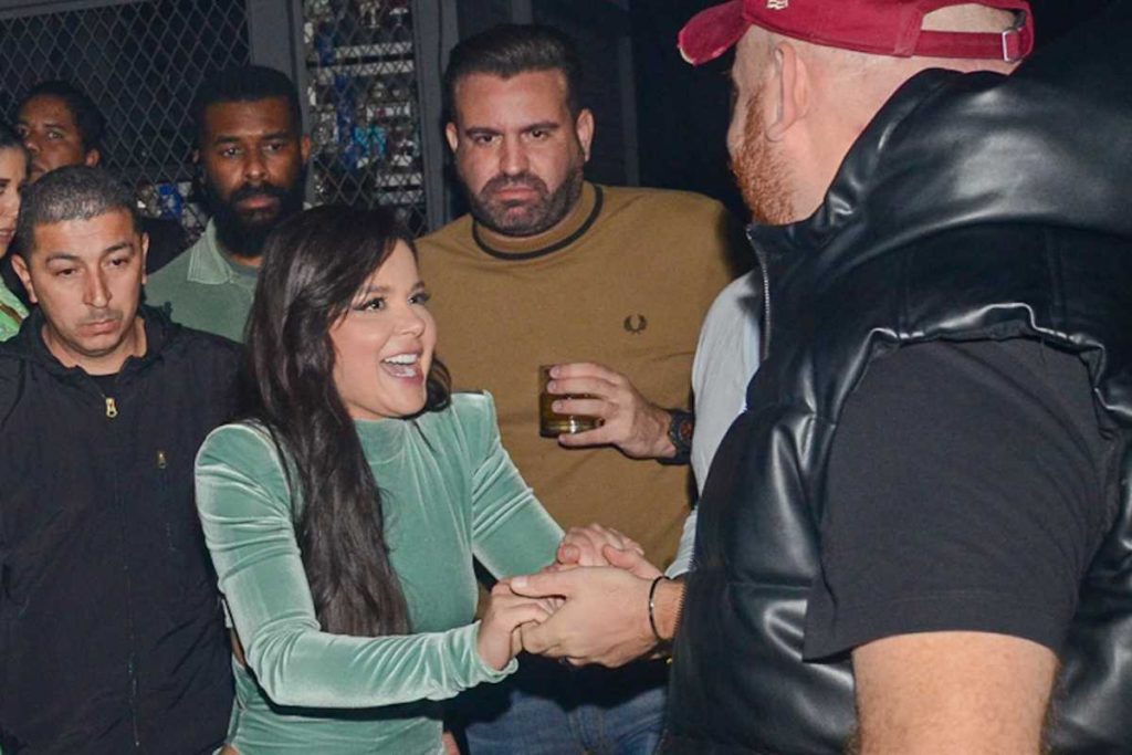 Maraisa com namorado em show de São Paulo